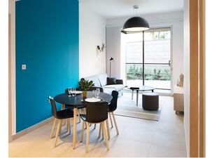 The Etihad Eco-Residence incorporates numerous design features to enhance its sustainability. 