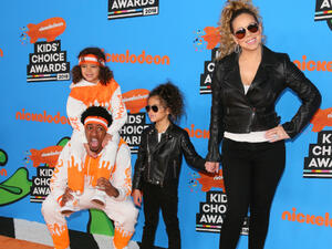 Mariah Carey, Nick Cannon, daughter Monroe and son Moroccan attend the Nickelodeon Kids' Choice Awards on Saturday. (Source: Jean-Baptiste Lacroix / AFP)
