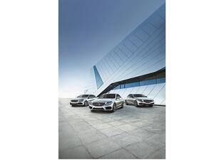 يمكن للعملاء الاختيار من بين تشكيلة متنوعة من السيارات المستعملة المعتمدة التي تتضمن نجمة الطراز نجمة الطراز C 200 (موديل عام 2018، 14,900 كم) ابتداءً من 16,995 ريال عُماني.