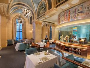 يرحب مطعم "ميزالونا"، بضيوفه وزواره ما بين شهر يناير وحتى شهر مارس 2019 من خلال العديد من المفاجآت والتجارب الذوقية الفاخرة حيث يُقدّم لهم قائمة طعام من أشهى الأطباق الإيطالية الأصيلة.