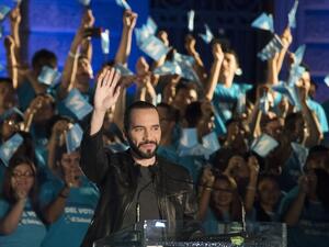 Salvadorean presidential candidate Nayib Bukele, of the Great National Alliance (GANA), waves at supporters. (AFP/ File)