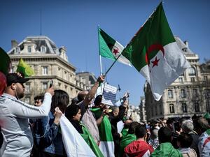 Protesters rally to demand an end to Algerian president Bouteflika's rule on March 31, 2019 at the Place de la Republique in Paris. (STEPHANE DE SAKUTIN / AFP)