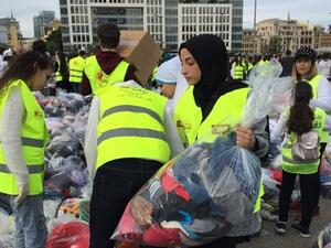 Volunteers with the Dafa Campaign, on Dec. 2, 2018. (The Daily Star/ Mohammad Azakir)