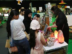 عالم مدهش يكشف النقاب عن الحرف اليدوية