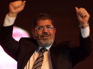 وبذلك يكون مرسي حصل على 4 زيارات في محبسه، منذ الإطاحة به من الحكم صيف 2013

