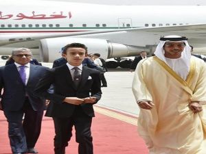 ولي العهد المغربي لحظة وصوله الإمارات