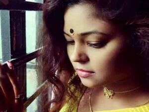 الفنانة الشابة الراحلة موميتا ساها