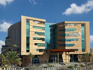 من المقرر أن يستهل البنك العام الجديد بتقديم أكبر جوائزه النقدية للعام 2018 لاثنين من عملائه سعداء الحظ من أصحاب حسابات ’الكنز‘ للتوفير بمبلغ 250,000 ريال عماني لكل منهما.