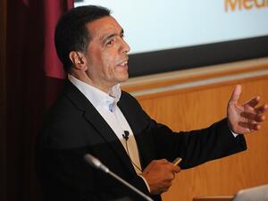 خالد حسين، رئيس قسم الغدد الصماء للأطفال في السدرة للطب