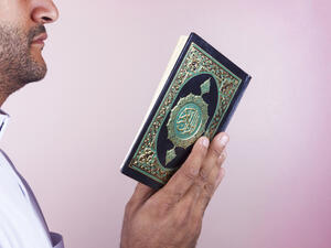 تتميّز ليلة القدر بأنّها ليلة معتدلة، فلا هي بليلة باردة ولا حارّة