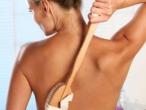 الفرشاة تساعد على تحسين مظهر السيلوليت

