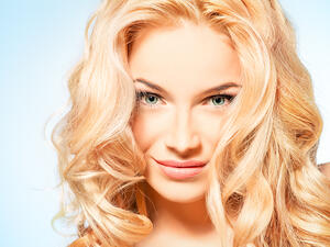  يتوقف نجاح مكياج العيون على ترتيب استعمال أدوات المكياج