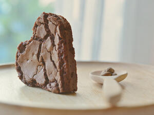 كعكة الشوكولاته على شكل قلب
