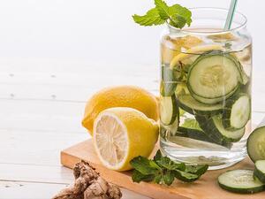 تناول كوب واحد من هذا المشروب قبل النوم يساعدك على تقليل الدهون في الجس