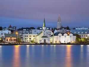 تشتهر أيسلندا بالتصميم المعماري الطليعي والمناظر الطبيعية الهائلة 