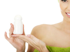 مع بداية فصل الصيفل يعاني الأشخاص يعانون من مشكلة رائحة الجسم الكريهة 