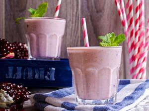 كوكتيل الرمان بالحليب