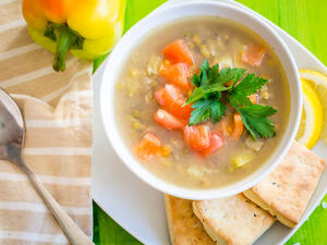 شوربة الفريكة بالدجاج منال العالم
