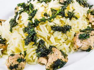 السبانخ مع الدجاج والأرز