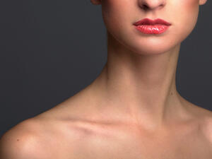 الرقبة جزء ظاهر من الجسم بحاجة إلى العناية

