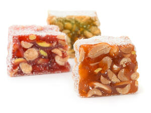 راحة الحلقوم نوع من الحلوى مكونة بالأساس من الهلام والنشا والسكر

