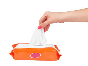 تخلّصي من آثار أقلام الرصاص والحبر عن معظم الأسطح

