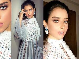 تشتهر الفنانة بلقيس فتحي بدقة اختياراتها للفساتين في مختلف الإطلالات