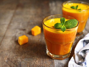 عصير الجزر والشّمام 