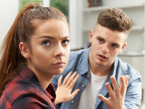 البكاء والضعف والخوف سيستفزون زوجك

