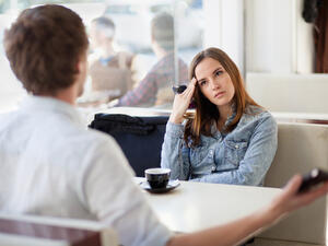 إذا كان زوجك بين الاكتئاب والسعادة فاعلمي انه مريض نفسي