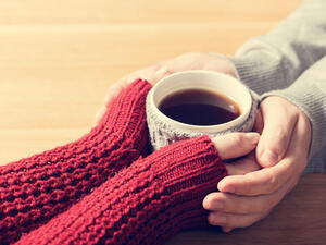 المرأة الرومانسية تهتم في الحب بالدرجة الأولى