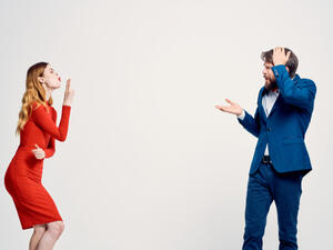 من أكثر الألوان إثارة للرجل، اللون الأحمر

