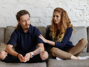 الإنسحاب من العراك فيعني أنه قد اكتفى فعلياً في هذه العلاقة