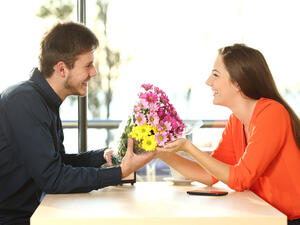 من احتياجات المرأة أن تشعر أنها على رأس أولوياتك
