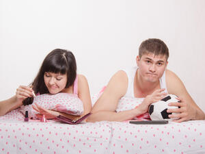 استغلي وقت المباراة بفعل شيء ما يخصك

