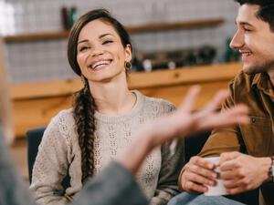 برج السرطان محب لجميع من حوله وحبه من النوع غير المشروط
