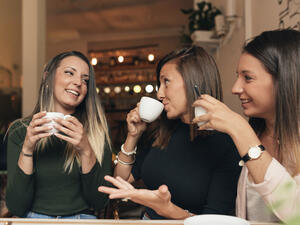 الأصدقاء الذين يبالغون في الإيثار لا يحظون بعلاقات قوية مع الناس
