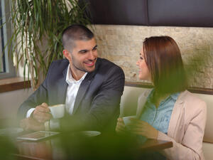 حين تشعرين بالرضا عن نفسكِ إن أُخِذتِ بمعزل عن الشريك
