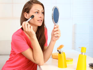 إختاري المستحضرات التي تتميّز تركيبتها بنسبة عالية من الترطيب

