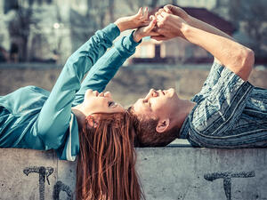 لا يأخذان الحياة دائمًا بجدية

