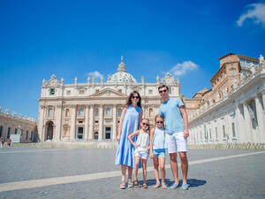 يعتبر شهر تموز موسم الذروة في توسكانا "ايطاليا" فالطقس مثالي للسباحة