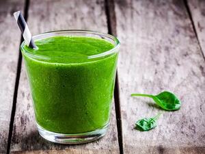 مشروب سحري يزيل السموم من جسمك وينقيه من السوائل المحتبسة 