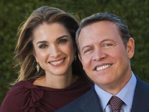 صور رومانسية تجمع الملك عبدالله وزوجته أشعلت مواقع التواصل الاجتماعي
