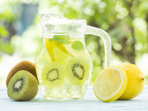 عصير الكيوي مع الليمون