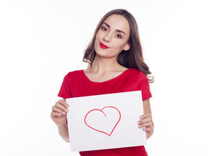 الحب يعتبر من المشاعر الإنسانية التي تشعل أكثر العلاقات الاجتماعية 