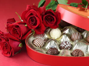 اهدي خطيبتك شوكولاتة فهي هدية بسيطة وتحبها