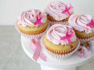 الكيك الإسفنجي الزهري