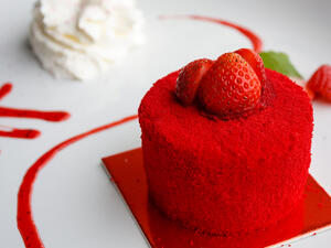 كيكة عيد الحب المخملية الحمراء