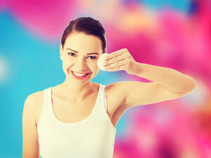 مناديل جونسون لازالة المكياج على العيون وتنظيف البشرة
