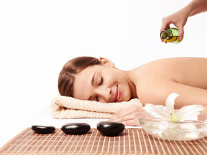 قد لا نجد الوقت لزيارة صالونات التجميل للاسترخاء والعناية ببشرتنا